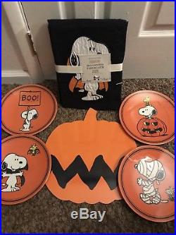 POTTERY BARN KIDS Snoopy Halloween 4 Plates Tablecloth Placemat Peanuts