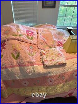Pottery Barn Kids Daisy Garden QUILT, 2 SHAMs, and Sheets- Size Queen