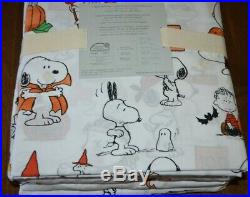 Pottery Barn Kids Snoopy & Friends Halloween Peanuts Cotton Queen Sheet Set NEW